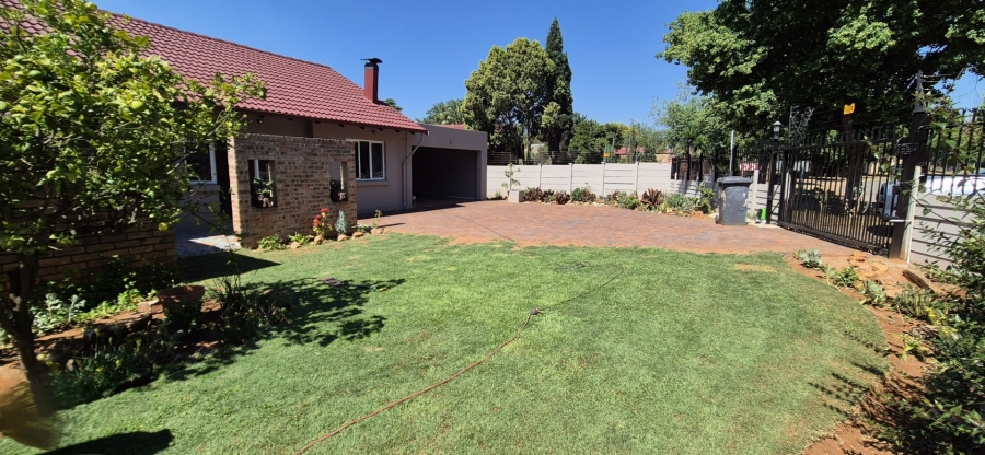 3 Bedroom Property for Sale in Rooihuiskraal Gauteng