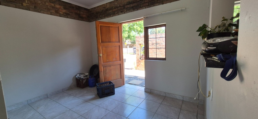 3 Bedroom Property for Sale in Rooihuiskraal Gauteng