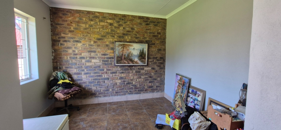 3 Bedroom Property for Sale in Rooihuiskraal Gauteng