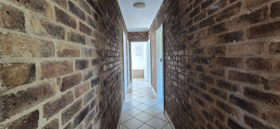 3 Bedroom Property for Sale in Rooihuiskraal Gauteng