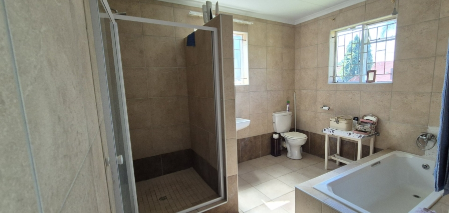 3 Bedroom Property for Sale in Rooihuiskraal Gauteng