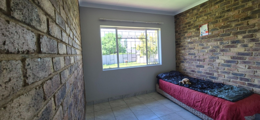 3 Bedroom Property for Sale in Rooihuiskraal Gauteng