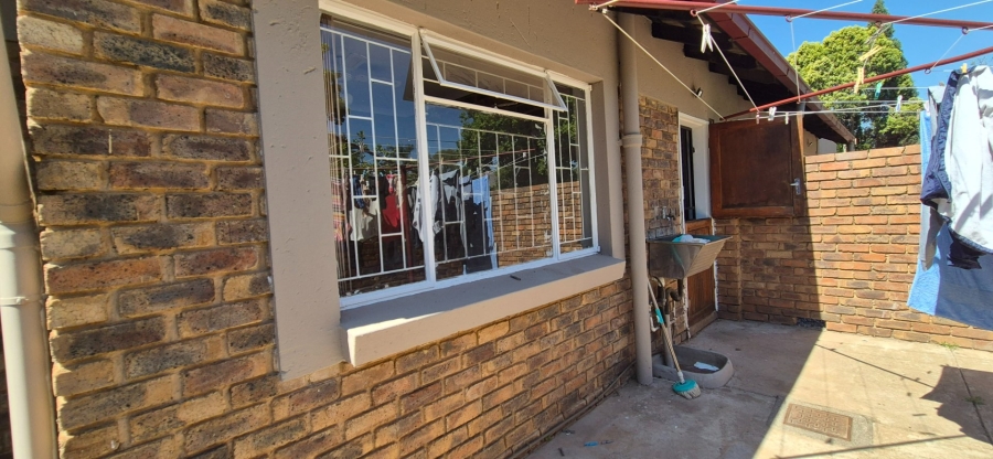3 Bedroom Property for Sale in Rooihuiskraal Gauteng