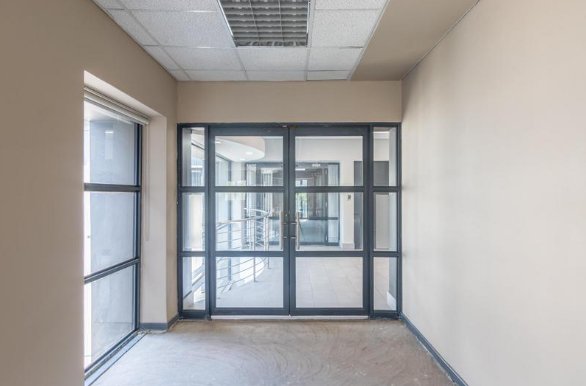 To Let commercial Property for Rent in Strubensvallei Gauteng