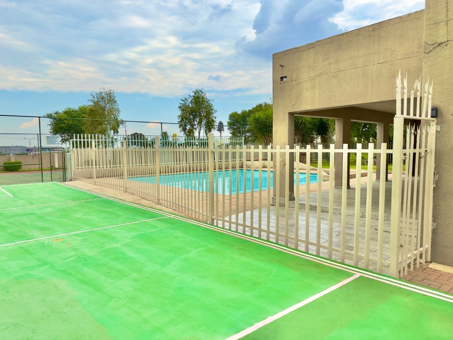 To Let 3 Bedroom Property for Rent in New Market Park Gauteng