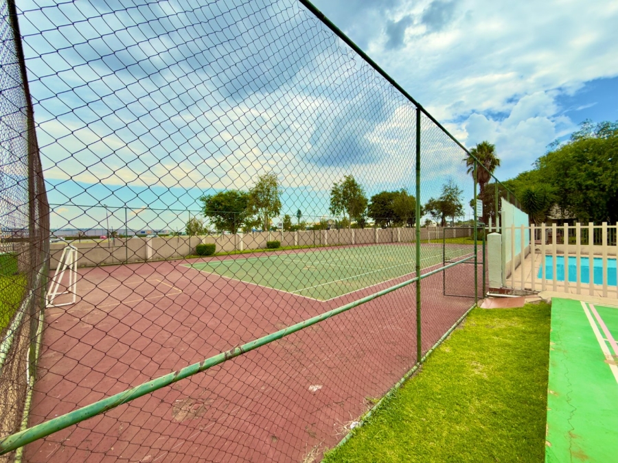 To Let 3 Bedroom Property for Rent in New Market Park Gauteng