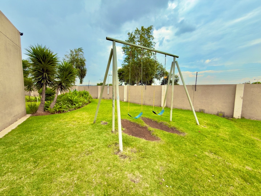 To Let 3 Bedroom Property for Rent in New Market Park Gauteng