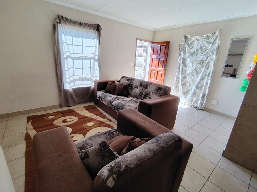 To Let 2 Bedroom Property for Rent in Thatch Hill Estate Gauteng