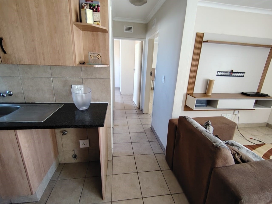 To Let 2 Bedroom Property for Rent in Thatch Hill Estate Gauteng