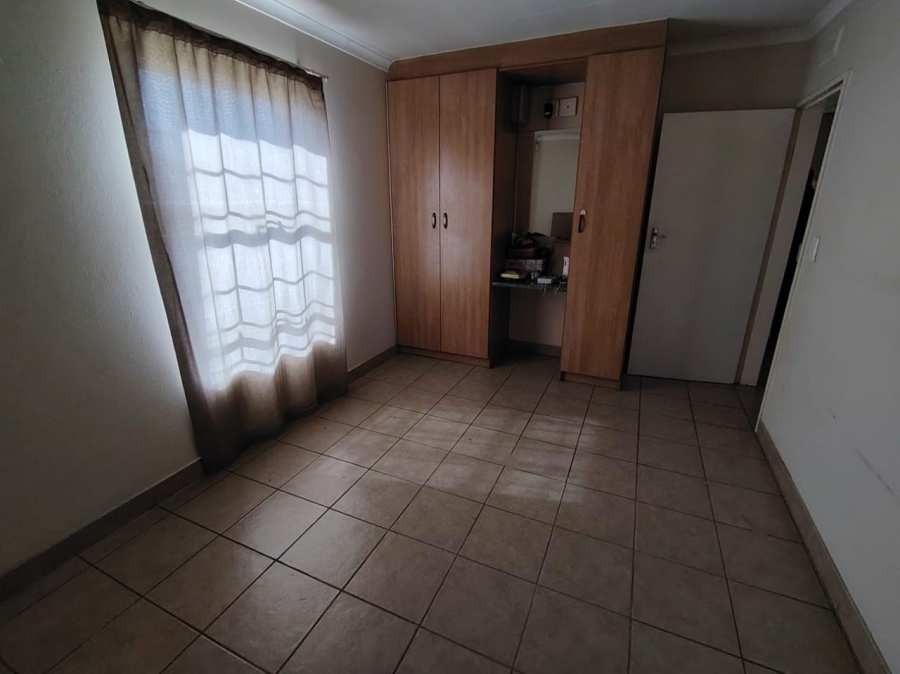 To Let 2 Bedroom Property for Rent in Thatch Hill Estate Gauteng