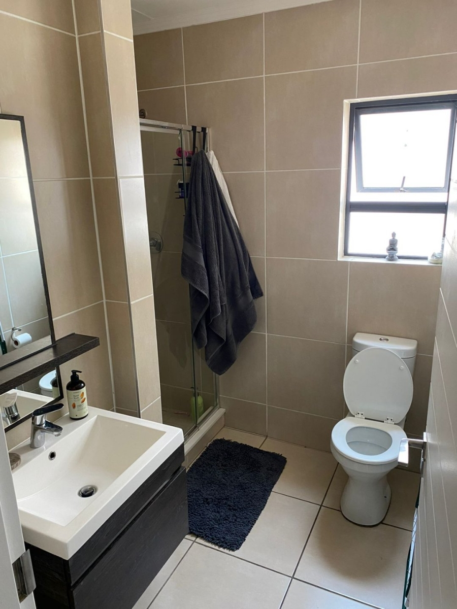 To Let 1 Bedroom Property for Rent in Olivedale Gauteng