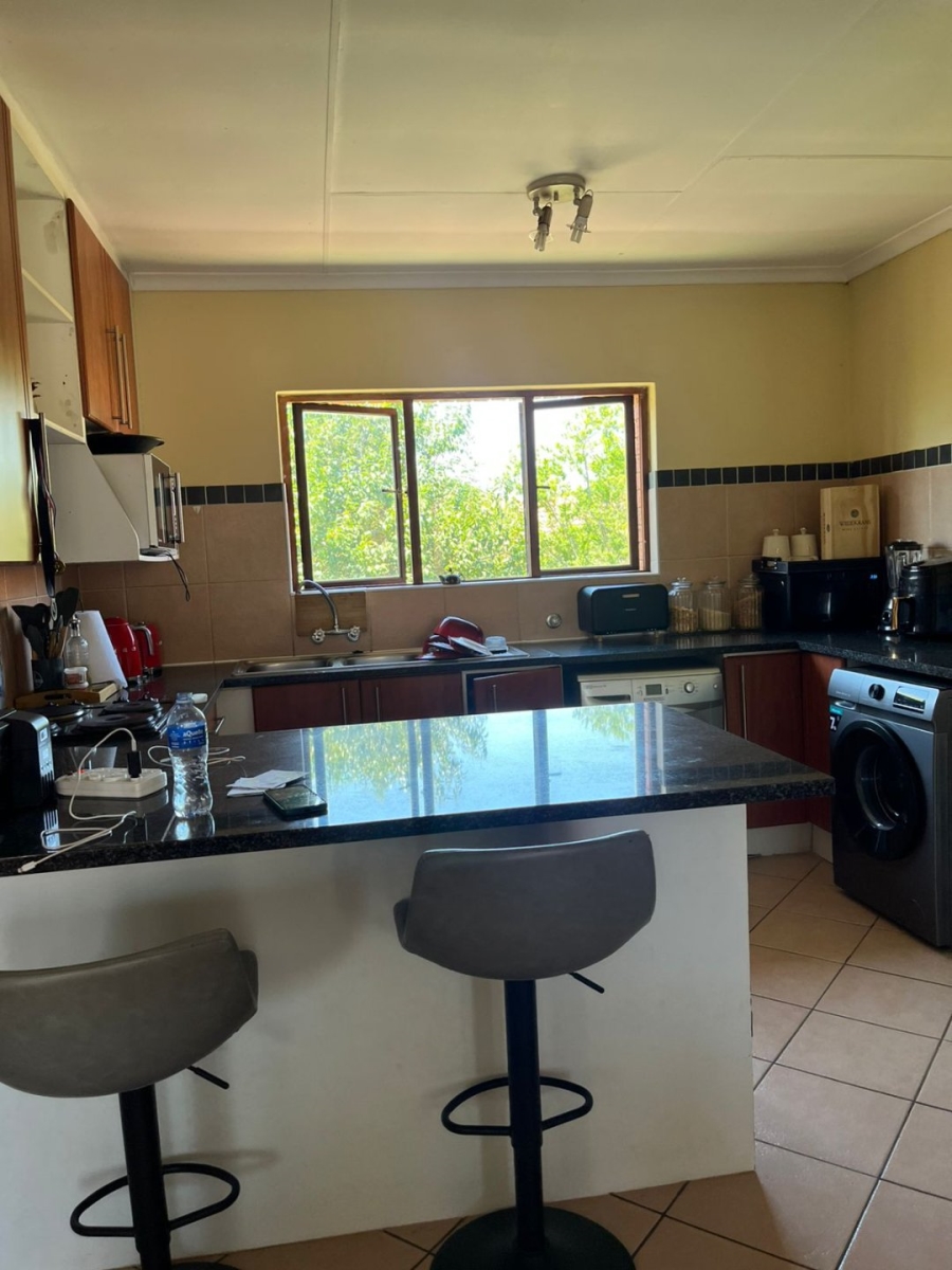 2 Bedroom Property for Sale in Monavoni Gauteng