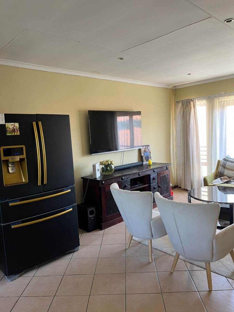 2 Bedroom Property for Sale in Monavoni Gauteng