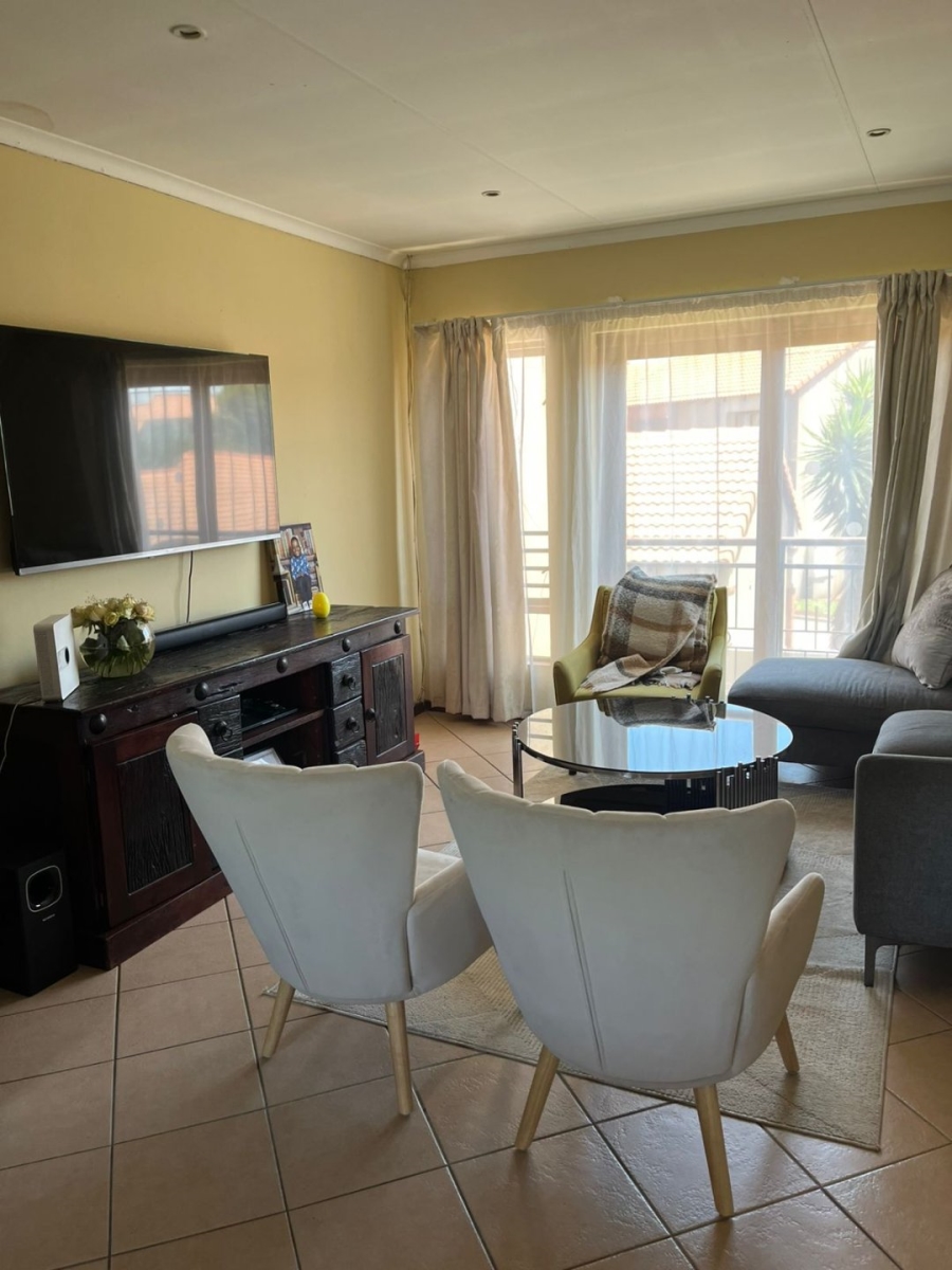 2 Bedroom Property for Sale in Monavoni Gauteng