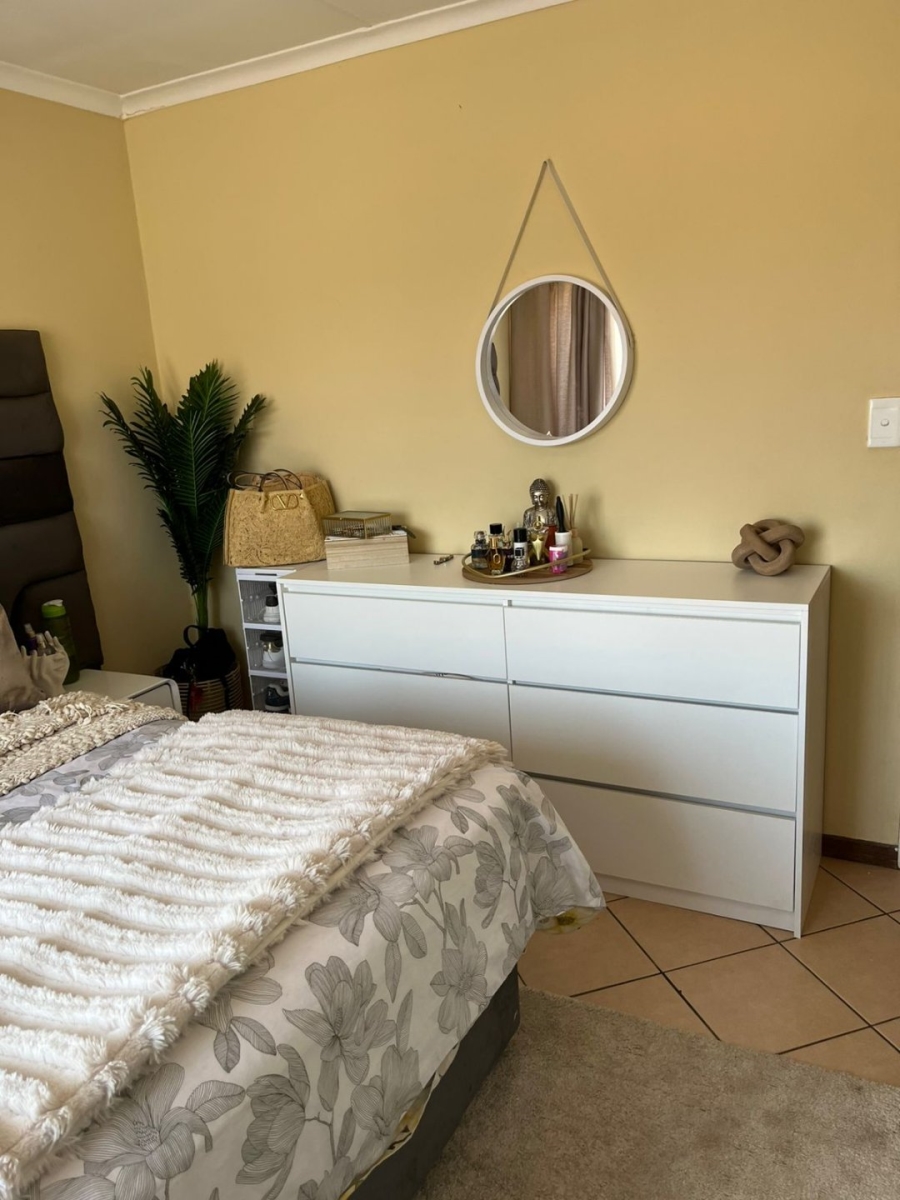 2 Bedroom Property for Sale in Monavoni Gauteng