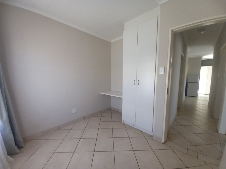 To Let 3 Bedroom Property for Rent in Zandfontein AH Gauteng