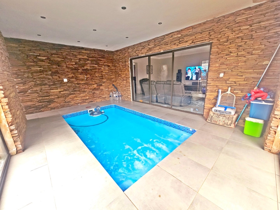 5 Bedroom Property for Sale in Parkrand Gauteng