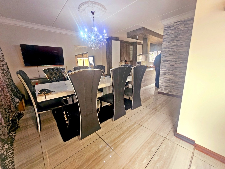 5 Bedroom Property for Sale in Parkrand Gauteng