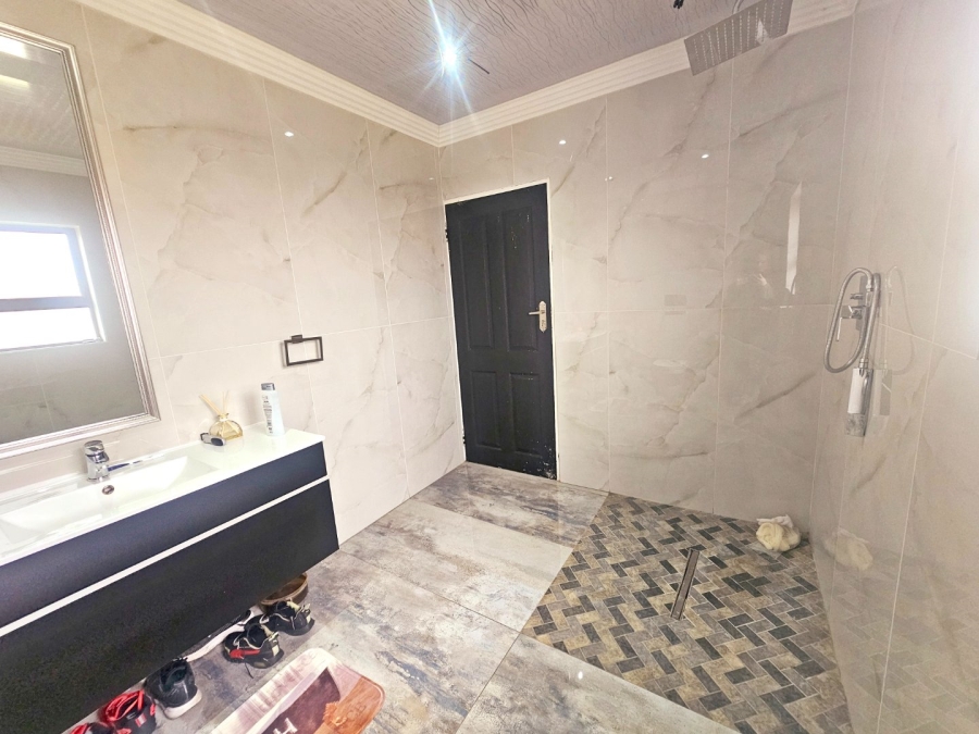 5 Bedroom Property for Sale in Parkrand Gauteng