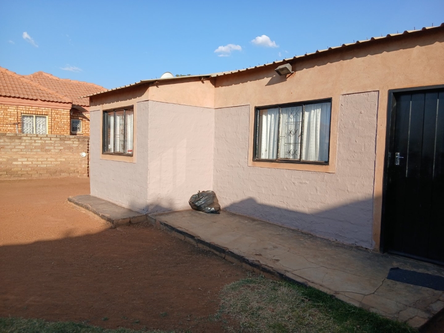 2 Bedroom Property for Sale in Soshanguve South Ext 4 Gauteng