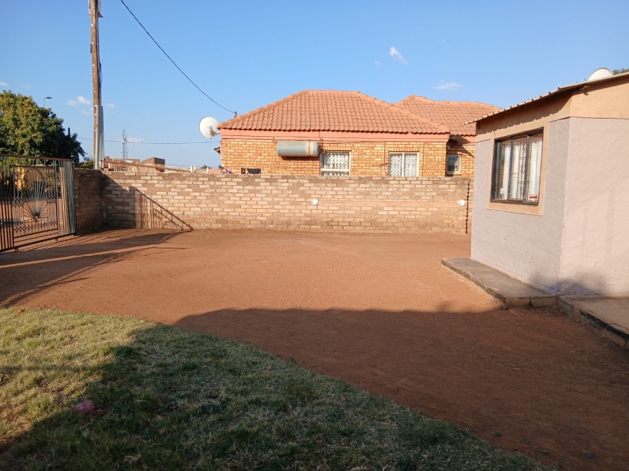 2 Bedroom Property for Sale in Soshanguve South Ext 4 Gauteng