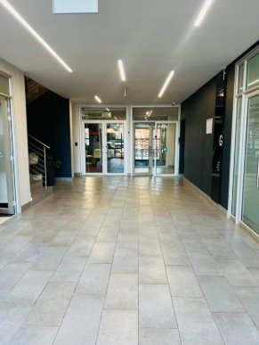 To Let commercial Property for Rent in Strubensvallei Gauteng