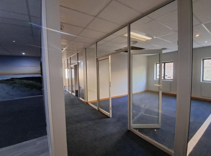 To Let commercial Property for Rent in Strubensvallei Gauteng