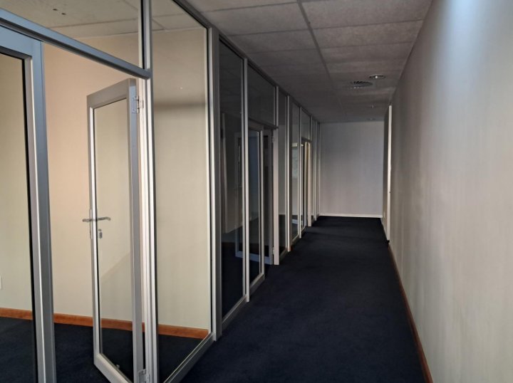 To Let commercial Property for Rent in Strubensvallei Gauteng