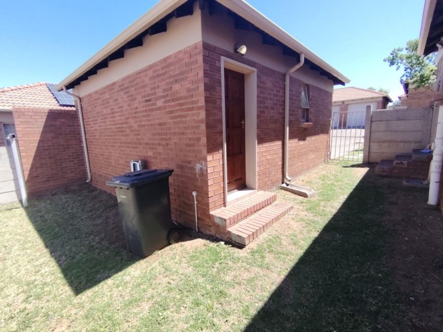 3 Bedroom Property for Sale in Thatch Hill Estate Gauteng