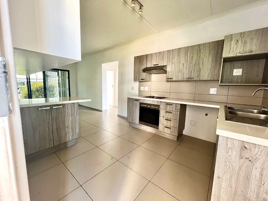 To Let 3 Bedroom Property for Rent in Erand Gardens Gauteng