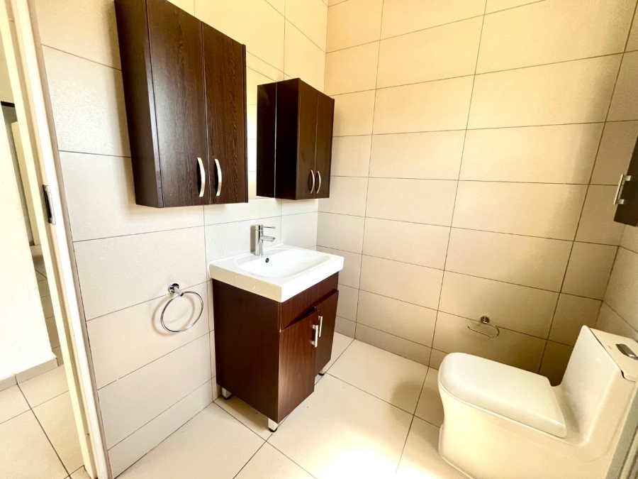 To Let 3 Bedroom Property for Rent in Erand Gardens Gauteng