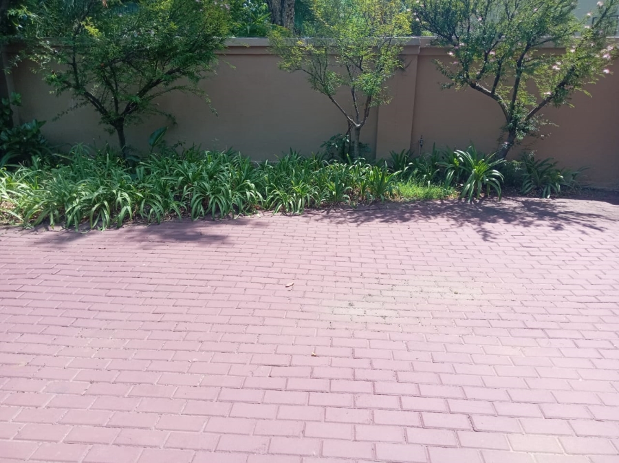 6 Bedroom Property for Sale in Kyalami Estates Gauteng