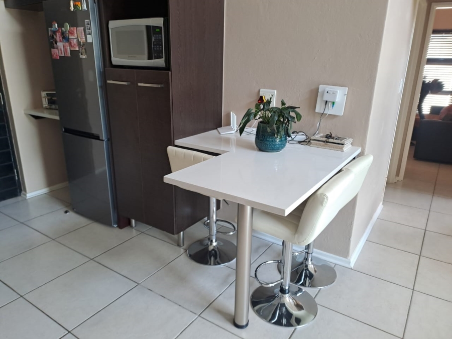 2 Bedroom Property for Sale in Greenstone Hill Gauteng