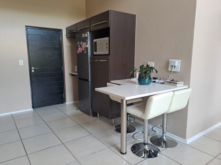 2 Bedroom Property for Sale in Greenstone Hill Gauteng