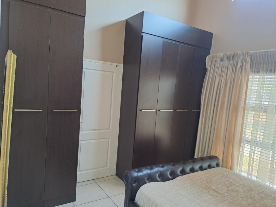 2 Bedroom Property for Sale in Greenstone Hill Gauteng