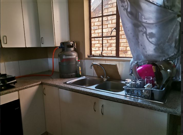 2 Bedroom Property for Sale in Chloorkop Gauteng
