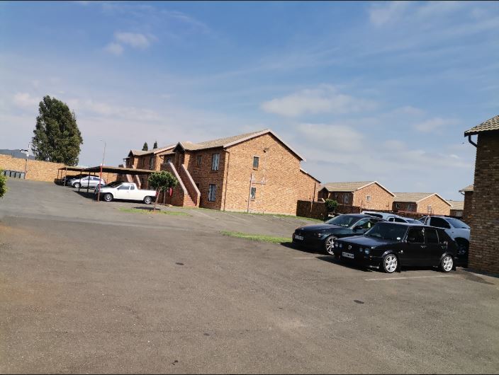 2 Bedroom Property for Sale in Chloorkop Gauteng