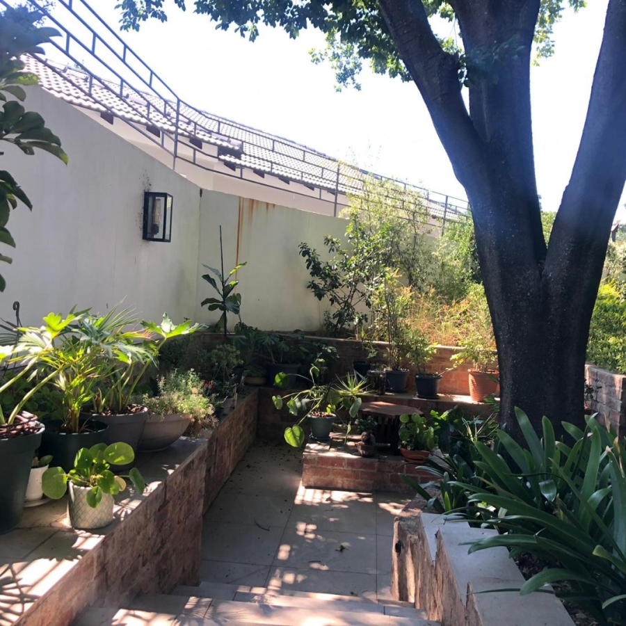 To Let 5 Bedroom Property for Rent in Bryanston Gauteng