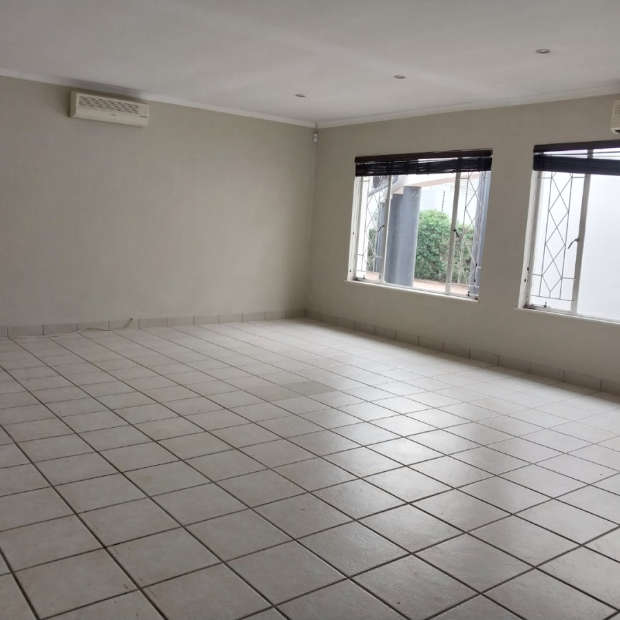 To Let 5 Bedroom Property for Rent in Bryanston Gauteng