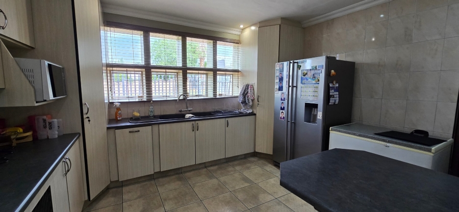3 Bedroom Property for Sale in Brackendowns Gauteng
