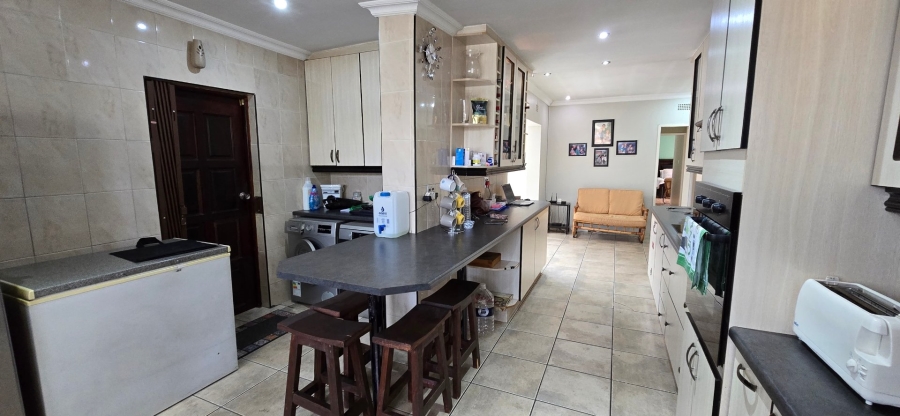 3 Bedroom Property for Sale in Brackendowns Gauteng