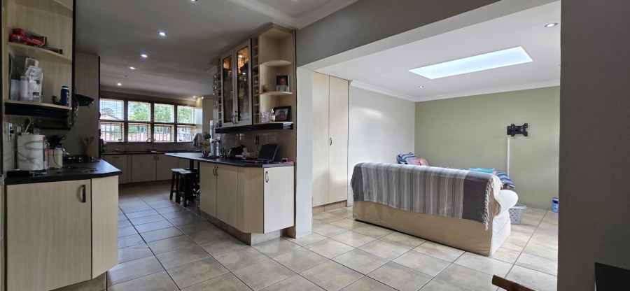 3 Bedroom Property for Sale in Brackendowns Gauteng