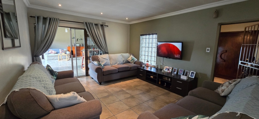3 Bedroom Property for Sale in Brackendowns Gauteng