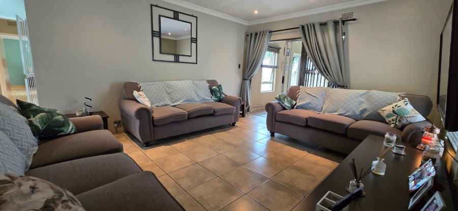 3 Bedroom Property for Sale in Brackendowns Gauteng