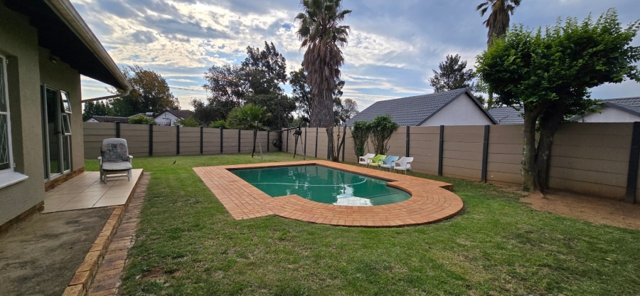3 Bedroom Property for Sale in Brackendowns Gauteng