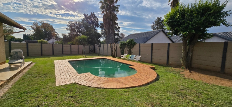3 Bedroom Property for Sale in Brackendowns Gauteng