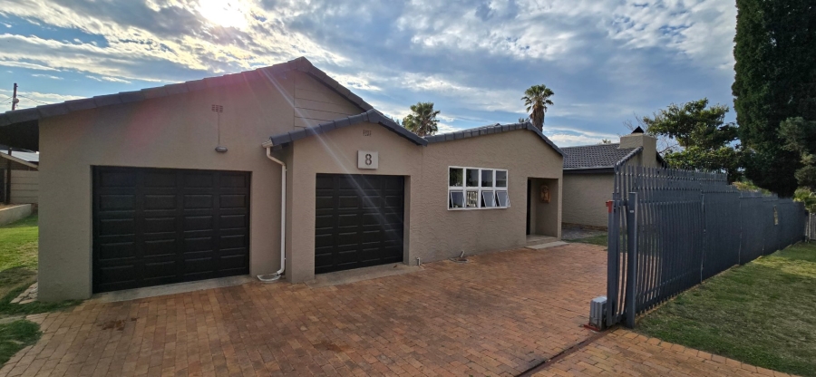 3 Bedroom Property for Sale in Brackendowns Gauteng