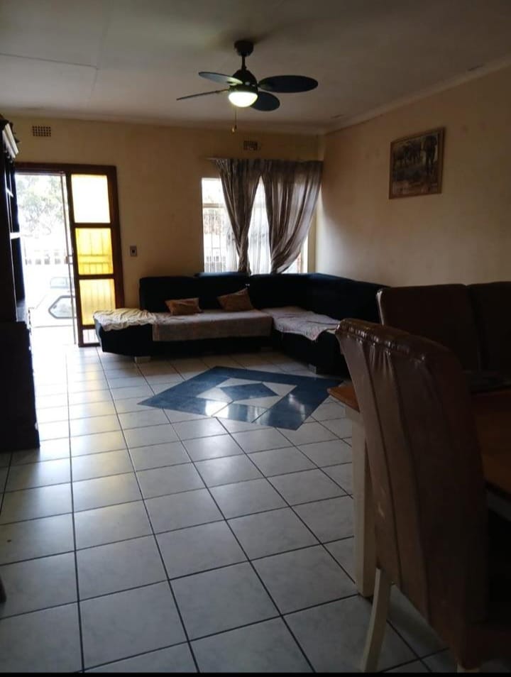  Bedroom Property for Sale in Dersley Gauteng