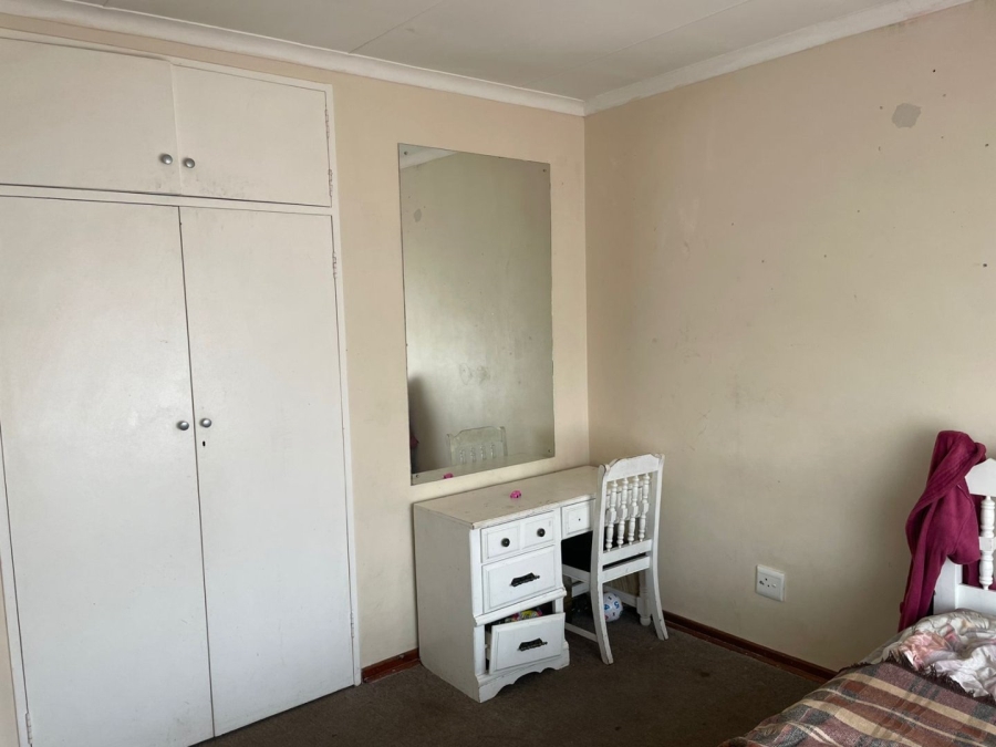  Bedroom Property for Sale in Dersley Gauteng