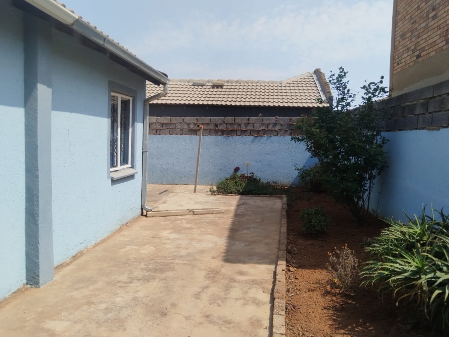 3 Bedroom Property for Sale in Protea Glen Gauteng
